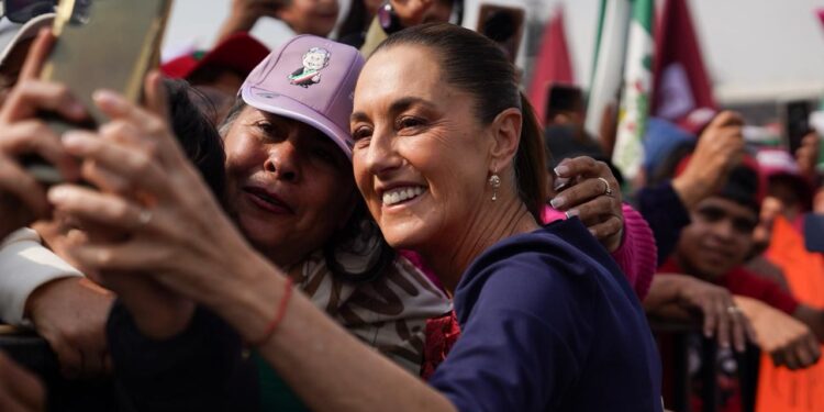 Acompaña Américo a la presidenta Sheinbaum en celebración de 7 años de la 4T