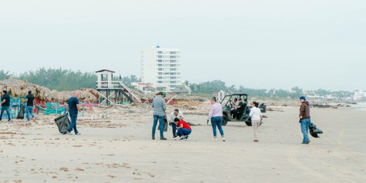 Impulsa turismo limpieza permanente de las playas