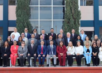 Evalúa rector avances de la UAT al cierre del ciclo escolar