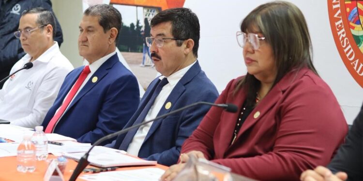 Evalúa rector avances de la UAT al cierre del ciclo escolar