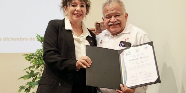 Reconoce Derechos Humanos a la Academia Social de Valores de SEBIEN