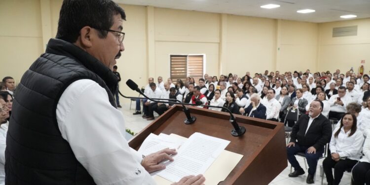 Otorgará la UAT becas a hijos de trabajadores del SUTSPET