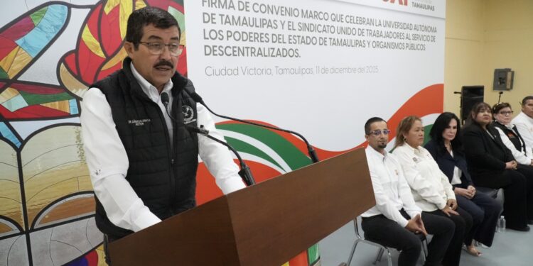 Otorgará la UAT becas a hijos de trabajadores del SUTSPET