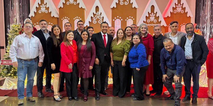 Ofrece la UAT festejo navideño a sus maestros y trabajadores sindicalizados