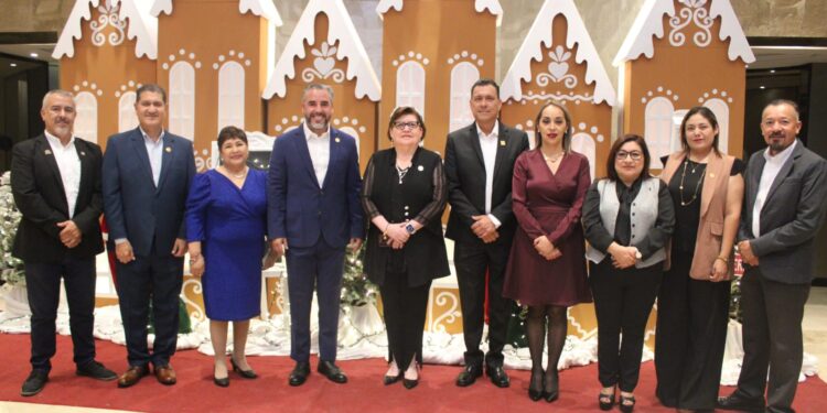 Ofrece la UAT festejo navideño a sus maestros y trabajadores sindicalizados