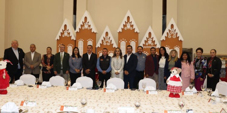 Ofrece la UAT festejo navideño a sus maestros y trabajadores sindicalizados