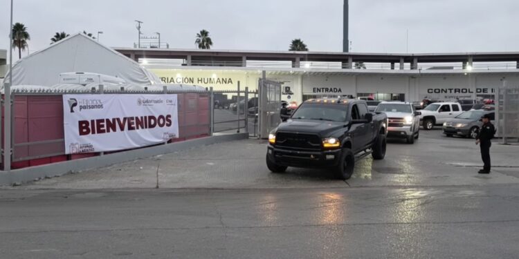 Más de cuatro mil vehículos de paisanos ingresan a Tamaulipas por Nuevo Laredo