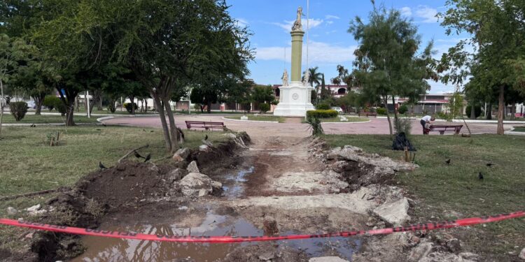 Aclara SOP alcances de trabajos en Plaza Héroes de la Independencia en Ciudad Victoria