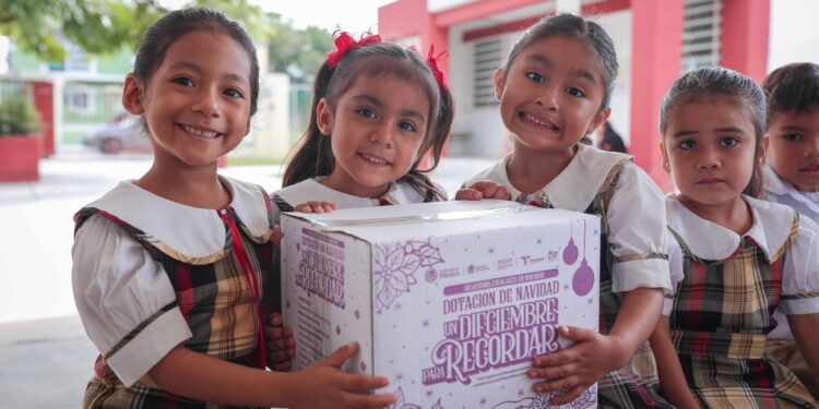 Entrega DIF Tamaulipas más de 100 mil dotaciones navideñas de desayunos escolares