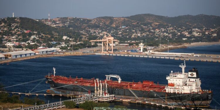 «Evitar una crisis humanitaria»: La estrategia de México ante la amenaza de aranceles de Trump por petróleo a Cuba