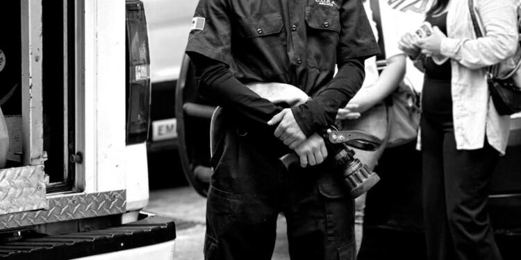 El sacrificio de un héroe en Matamoros: el comandante que salvó una vida y hoy despide a su hijo entre llamas