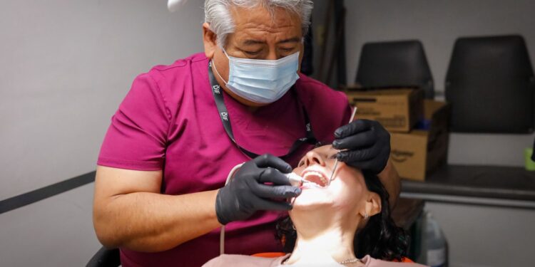 Fortalece DIF Tamaulipas la atención a personas adultas mayores con brigadas de salud