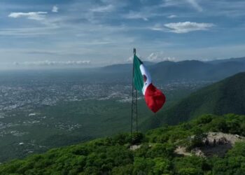 Fortalece Gobierno del Estado identidad nacional con Bandera Monumental en el Cuartel Militar de Ciudad Victoria