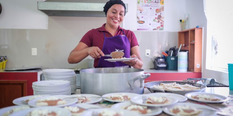 DIF Tamaulipas entrega estímulos a voluntarios de Desayunos y Comedores Comunitarios