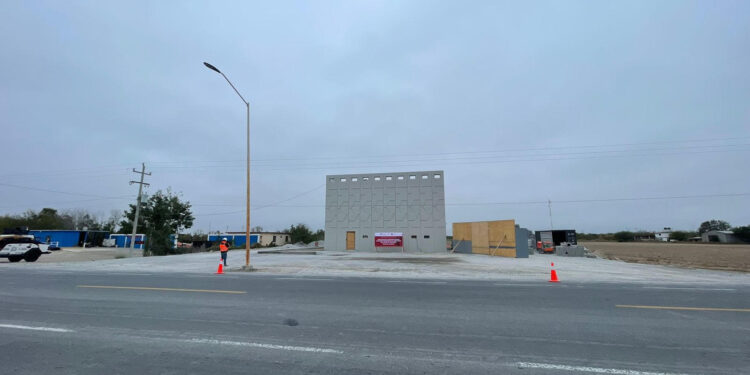 Supervisan secretarios de Seguridad y Obras Públicas construcción de Estaciones Seguras en la frontera
