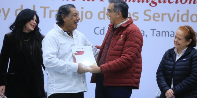 Aumento salarial y pensiones seguras garantiza Américo a las y los trabajadores del Estado