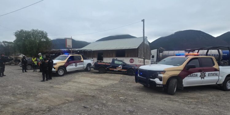 De Holanda a las montañas de Tamaulipas: Guardia Estatal auxilia a ciclistas extranjeros en la Carretera 101