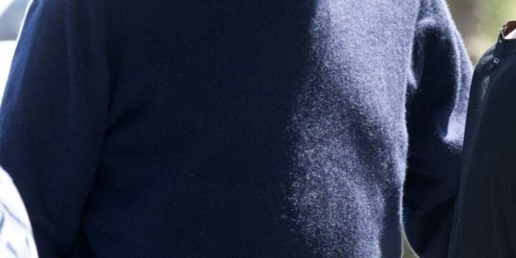 Julio Iglesias bajo investigación: graves acusaciones de abuso por parte de exempleadas