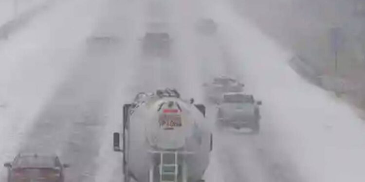 Infierno blanco en EE. UU.: Tormenta polar deja al menos 30 muertos y miles a oscuras