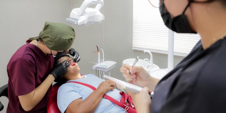 UAT y Gobierno de Tampico logran más de mil sonrisas con jornadas dentales gratuitas