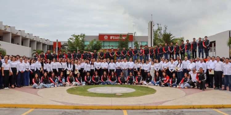 Forma UAT a estudiantes con más competencias para el mercado laboral