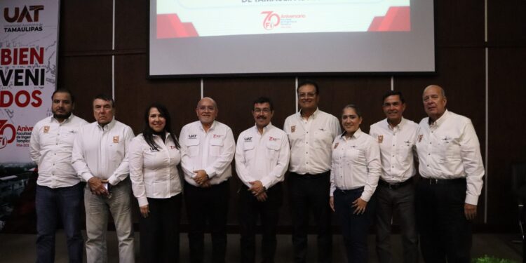 Forma UAT a estudiantes con más competencias para el mercado laboral