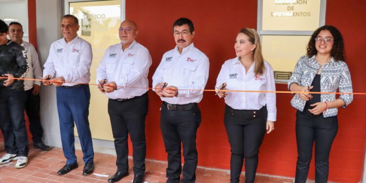 Forma UAT a estudiantes con más competencias para el mercado laboral