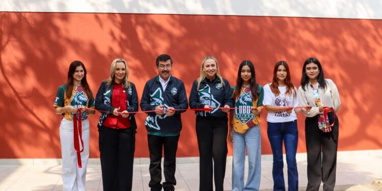 Fomenta el rector Dámaso Anaya talento e innovación en la FADU