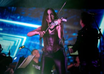 Estudiantes de la UAT disfrutan del tributo musical “Broken Heart Club”