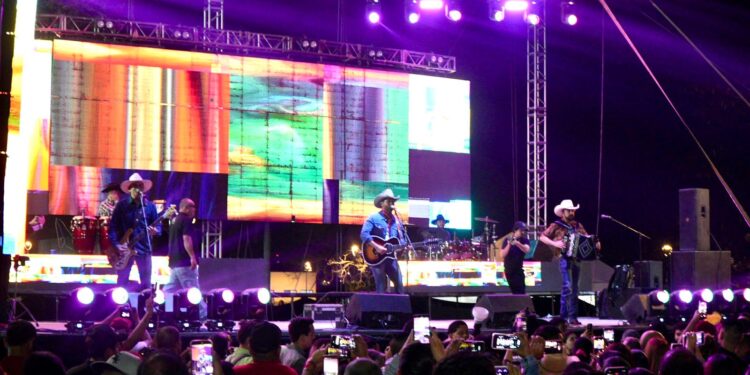 Entre juanchos, tiburones y ovnis, concluyó el Carnaval Tamaulipas