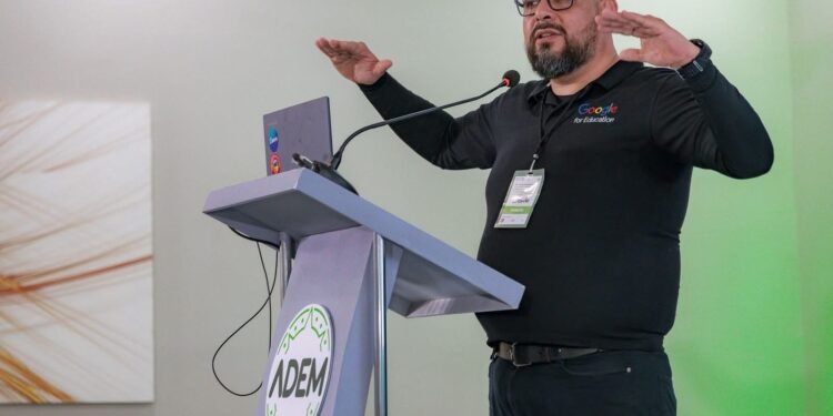 Clausura secretario de Educación Congreso Internacional de Gestión y Liderazgo Educativo