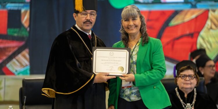 Reconoce la UAT a universitarios por su excelencia y humanismo