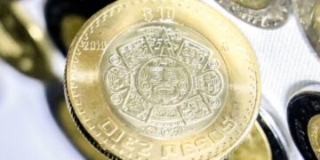 ​¿Cómo es la nueva moneda de 10 pesos? Hacienda revela detalles del cambio que circulará este año