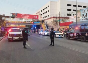 Balacera en plena zona comercial de Monterrey: Cinco mujeres y dos hombres resultan lesionados