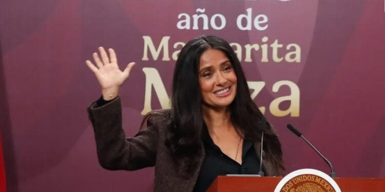 Salma Hayek y Claudia Sheinbaum blindan el cine mexicano frente a estigmas extranjeros
