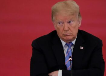 Tensión en Washington: Trump desafía al Supremo y anuncia aranceles del 15% tras fallo adverso