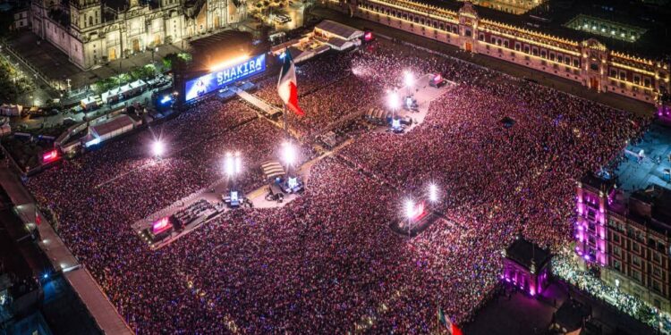 ¡Reina del Zócalo! Shakira pulveriza récords con 400 mil almas en la CDMX