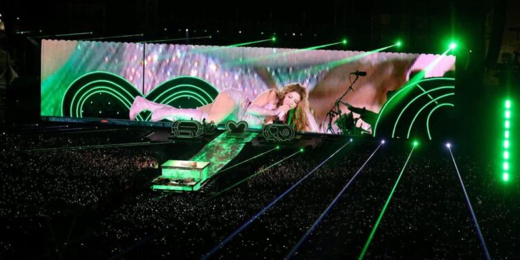 ¡Reina del Zócalo! Shakira pulveriza récords con 400 mil almas en la CDMX