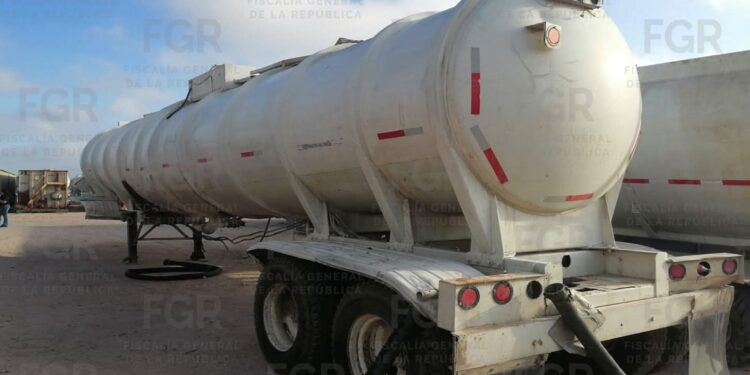 Golpe al huachicol: La FGR asegura más de 2 millones de litros de combustible en la frontera