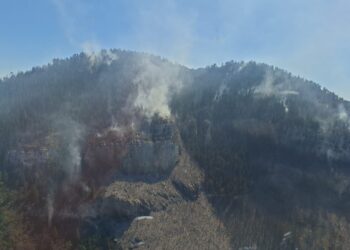 Refuerzan operativo interinstitucional para combatir incendio forestal en Miquihuana