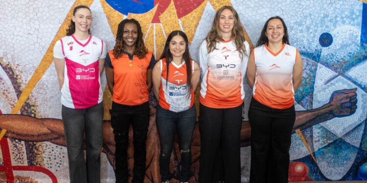 Preside Dámaso Anaya la presentación del CorreBasket Femenil