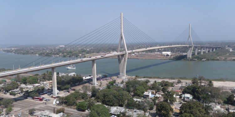 Américo y María de Villarreal reconocen la historia y el trabajo de las despicadoras de Tamaulipas