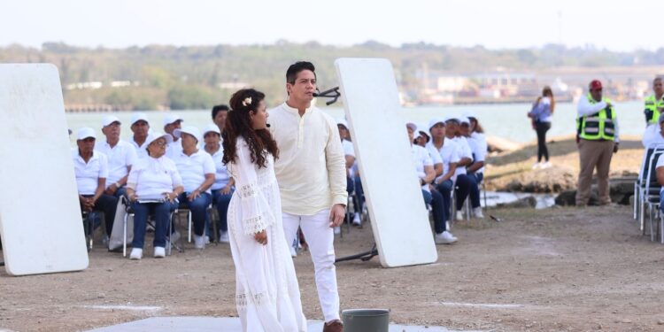 Américo y María de Villarreal reconocen la historia y el trabajo de las despicadoras de Tamaulipas