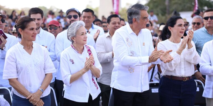 Américo y María de Villarreal reconocen la historia y el trabajo de las despicadoras de Tamaulipas