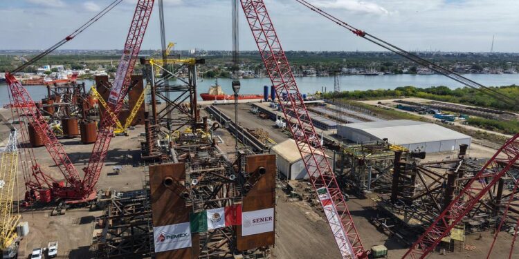 Acompaña Américo Villarreal a Claudia Sheinbaum en conmemoración de la Expropiación Petrolera