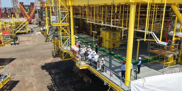 Acompaña Américo Villarreal a Claudia Sheinbaum en conmemoración de la Expropiación Petrolera