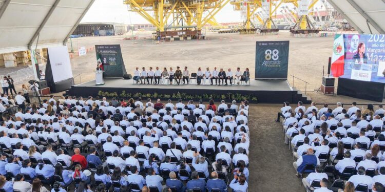 Acompaña Américo Villarreal a Claudia Sheinbaum en conmemoración de la Expropiación Petrolera