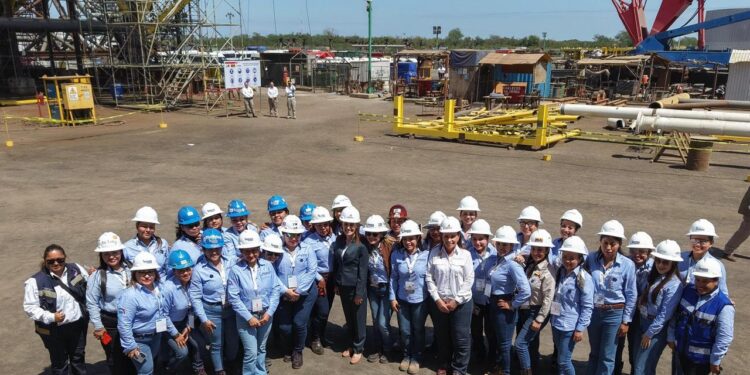 Acompaña Américo Villarreal a Claudia Sheinbaum en conmemoración de la Expropiación Petrolera