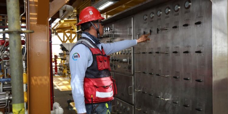 Acompaña Américo Villarreal a Claudia Sheinbaum en conmemoración de la Expropiación Petrolera