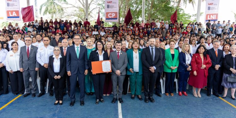 Dra. Laura Jiménez Ferretiz rinde protesta como directora de la FCAT-UAT